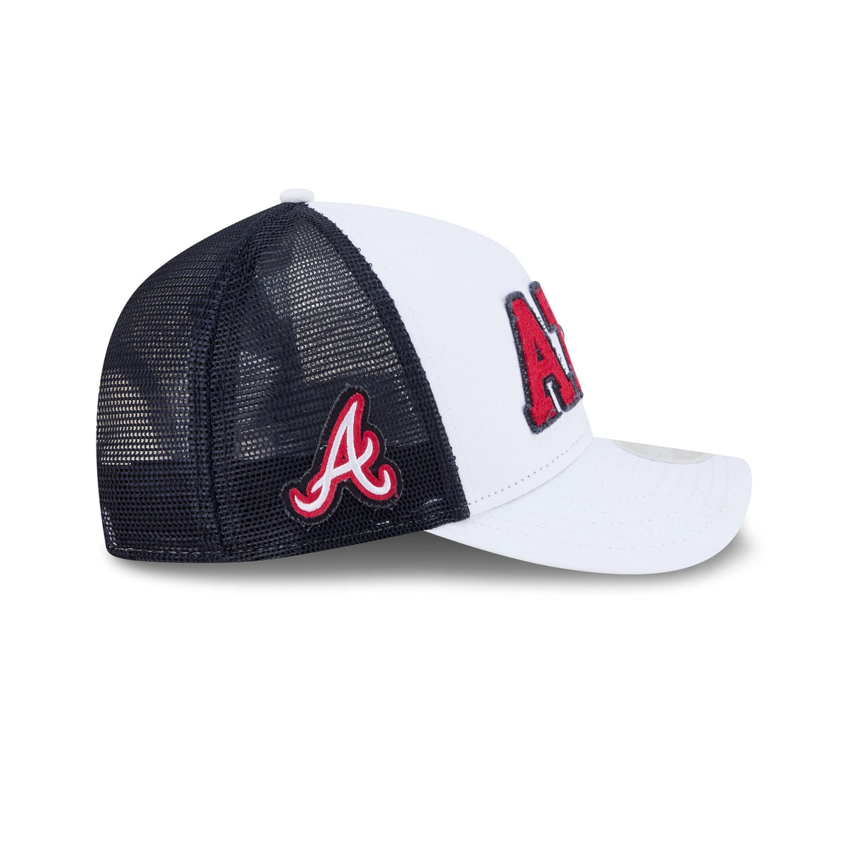 Atlanta Braves Optic White Felt Logo Women's 9FORTY M-Crown A-Frame Trucker Hat