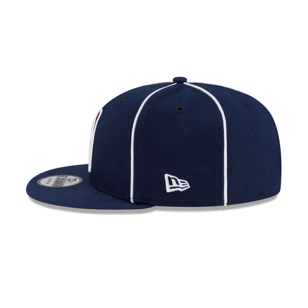 Cleveland Cavaliers Hardwood Classics 2000s Piping 9FIFTY Snapback Hat